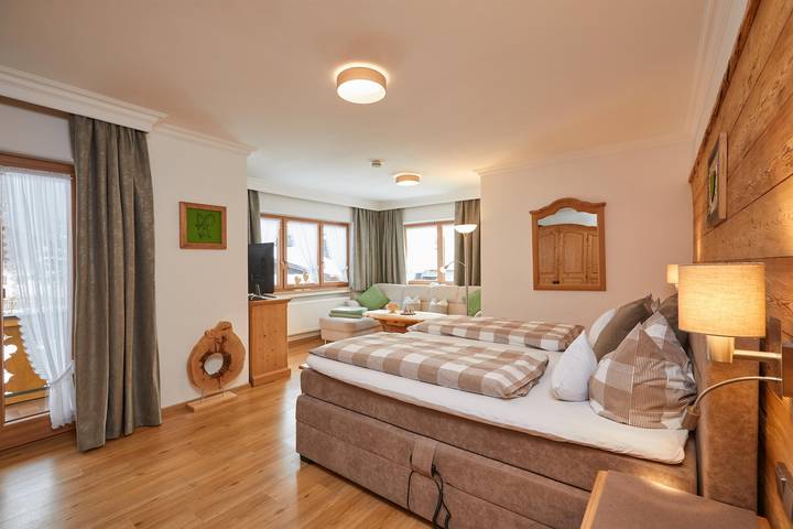 Ganze Ferienwohnung, "Rehbock" - Fewo/1 Schlafraum/Dusche, Wc in Krün, Bayerische Alpen