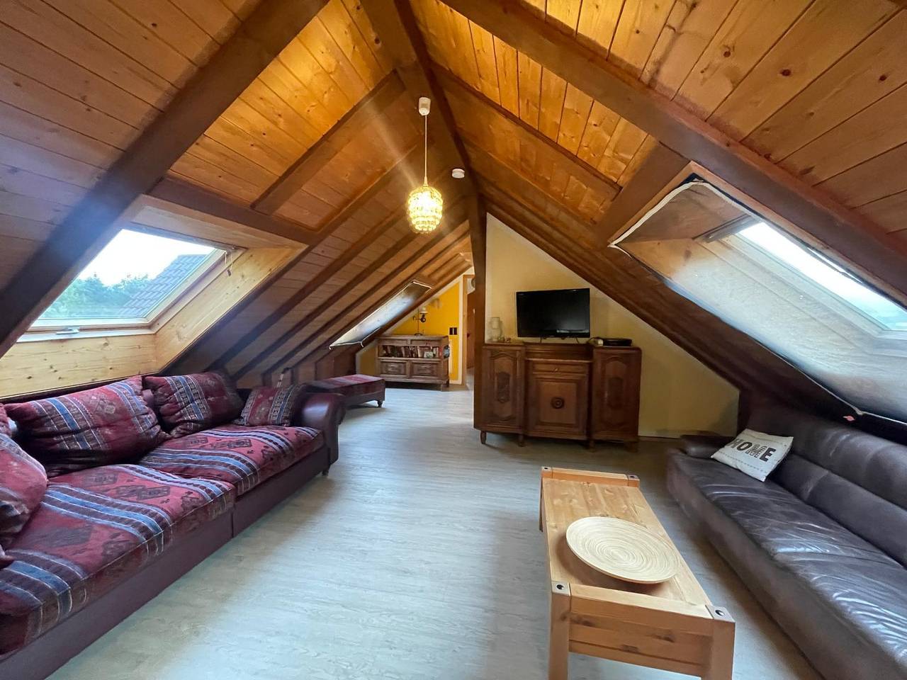 Ganze Wohnung, Ferienwohnung im Dachgeschoss am Bodensee mit Wlan und Balkon in Überlingen, Bodenseekreis