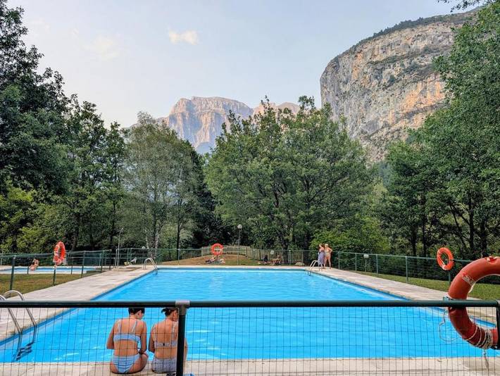 Casa rural para 8 personas, con Balcón y Terraza además de Jardín y Piscina en Torla-Ordesa - 2