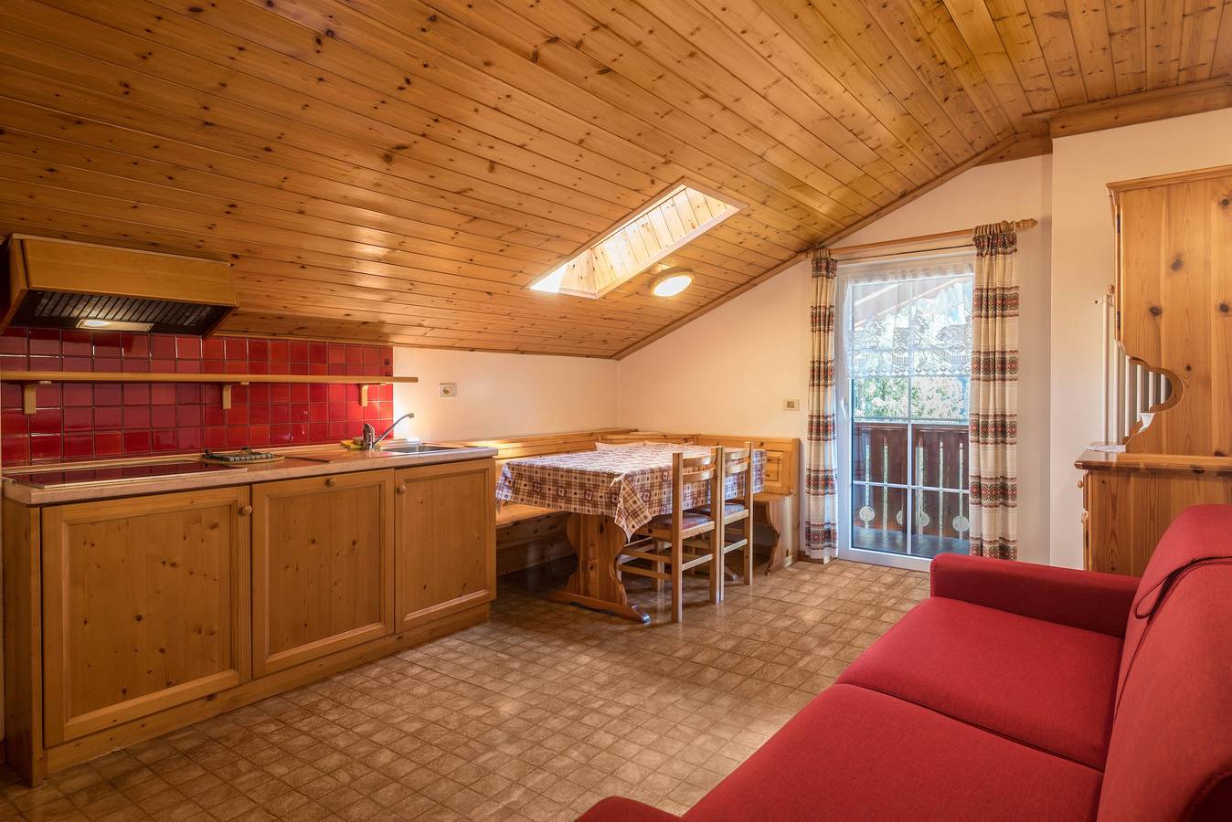 Entire apartment, Holiday Apartment Casa Lorenz 4 with Mountain View, Wi-Fi and Garden in Alba (Canazei), Canazei