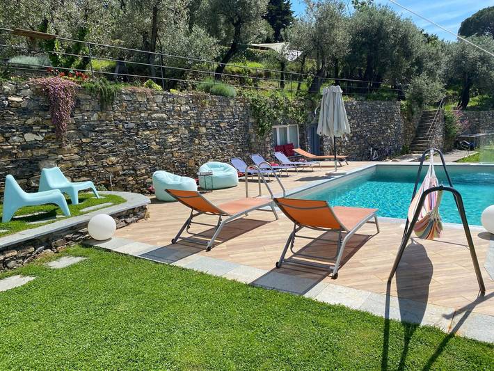Casa vacanza per 4 persone, con Piscina e Panorama a Sori