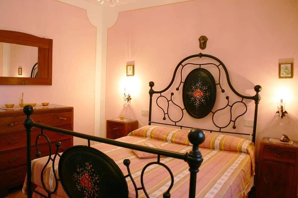 Villa in Panoramalage, umgeben von Weinbergen und Olivenhainen, 5 km von Montepulciano und Torrita d in Montepulciano, Siena Provinz