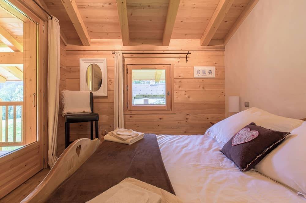 Entire apartment, Apartment 'Chalet Evasion - 13 Personnes' with Mountain View, Shared Garden and Wi-Fi in Hauteluce, Albertville region