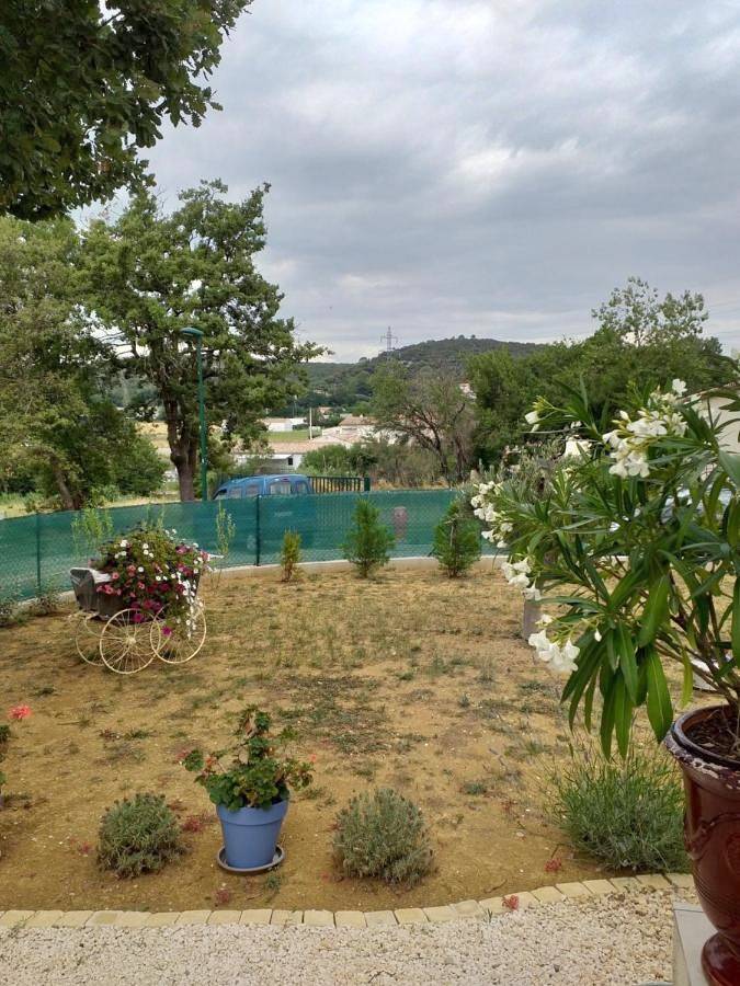 Gîte pour 2 personnes, avec vue ainsi que jardin et piscine à Saint-Privat-des-Vieux - 2
