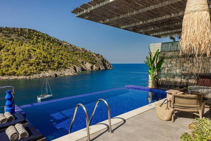 Location de vacances pour 4 personnes, avec piscine ainsi que jardin et vue dans Άσος - 2