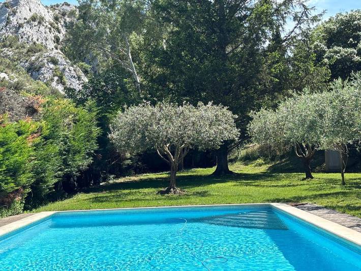 Tente pour 2 personnes, avec vue ainsi que jardin et piscine dans les Bouches-du-Rhône - 4