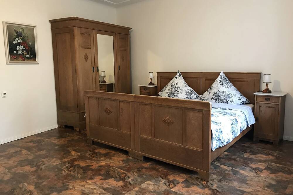 Ganze Wohnung, Ferienwohnung \"Bach\" im Barocker Hof Rhodt in Rhodt unter Rietburg, Südliche Weinstraße