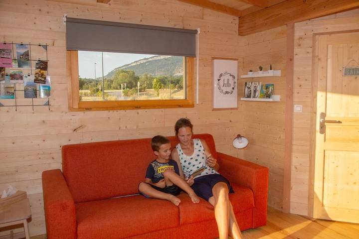 Location de vacances pour 6 personnes, avec jardin ainsi que terrasse et jacuzzi à Virignin - 3