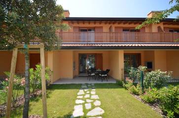 Vacation Rental for 6 Guests in Lignano Sabbiadoro, Udine Province, Picture 1