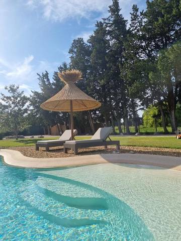 Chambre d’hôte pour 2 personnes, avec piscine ainsi que jacuzzi et jardin dans les Bouches-du-Rhône