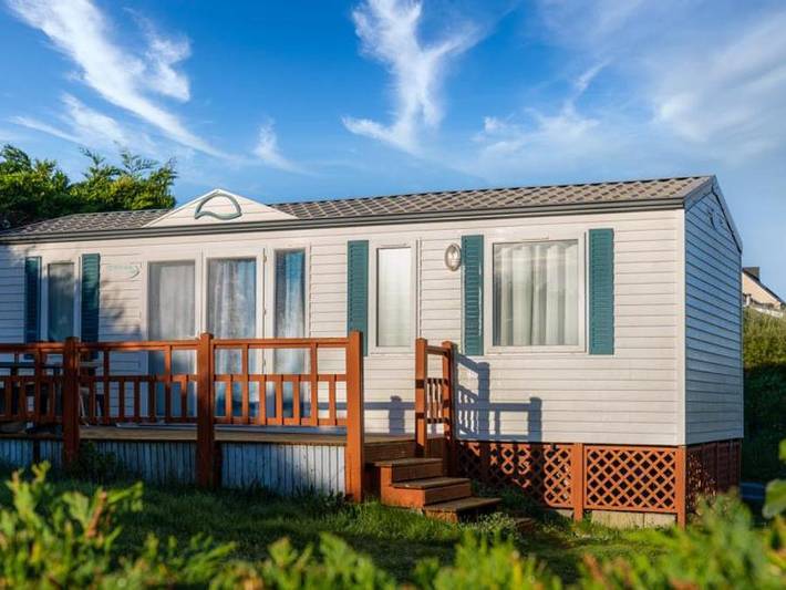 Camping Slow Village Breizh Légendes - Mobilhome 4 personnes - Cottage Confort - 2 chambres in Plounéour-Brignogan-Plages, Région de Brest