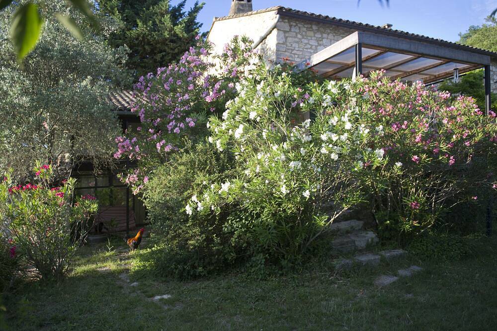 Grand appartement avec vue in Issirac, Région de Nîmes
