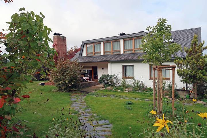 Ferienwohnung für 9 Personen, mit Balkon und Balkon/Terrasse sowie Terrasse und Garten in Bad Steben