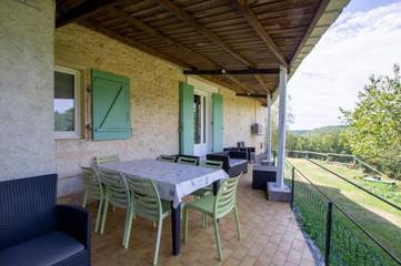 Location de vacances pour 6 personnes, avec terrasse et jardin à Blis-et-Born