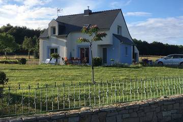Gîte pour 6 personnes, avec terrasse et jardin à Saint-Thurien