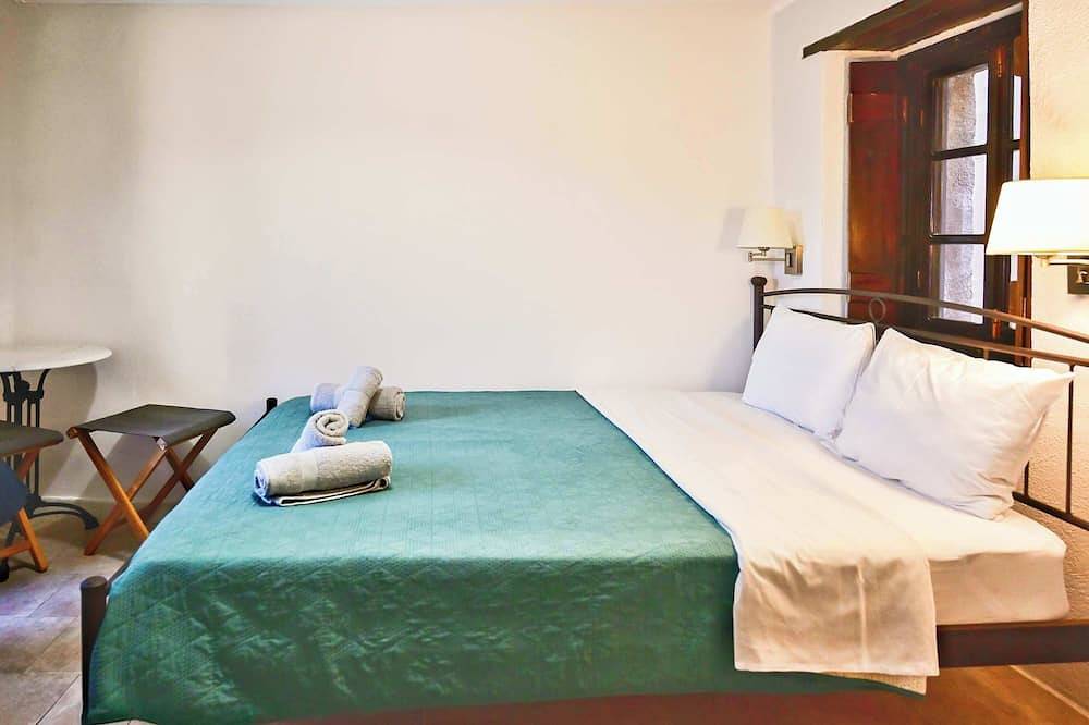 Ganze Wohnung, Pablito House - Seaview Monemvasia Fortress Nest in Monemvasia, Peloponnes