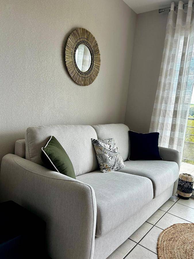 Gîte pour 4 personnes, avec piscine ainsi que vue et terrasse à Trébas - 3