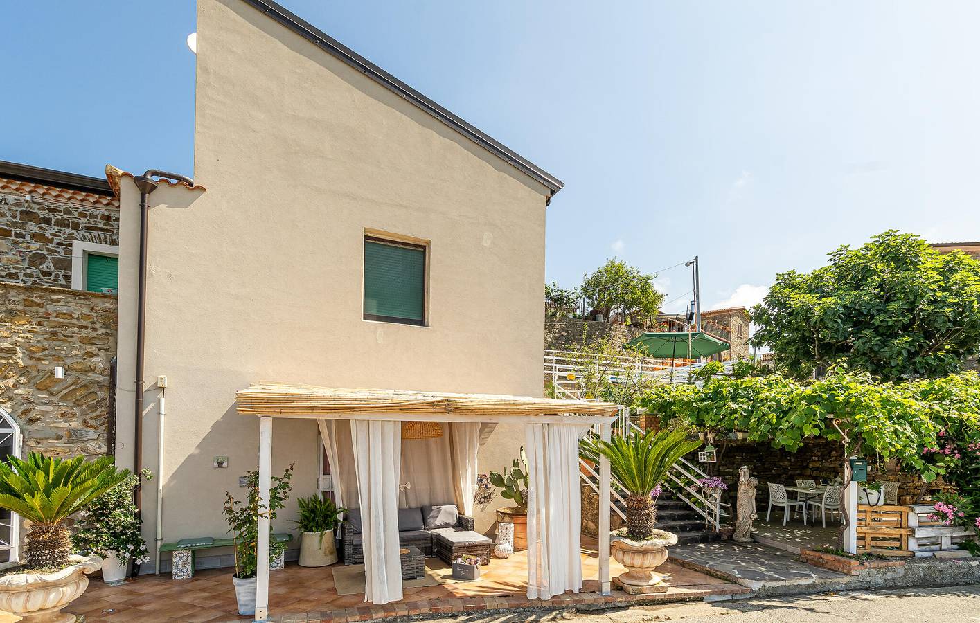 Accogliente appartamento di 140mq con AC, parcheggio, piscina e giardino vicino a San Mauro Cilento in San Mauro Cilento, Cilento