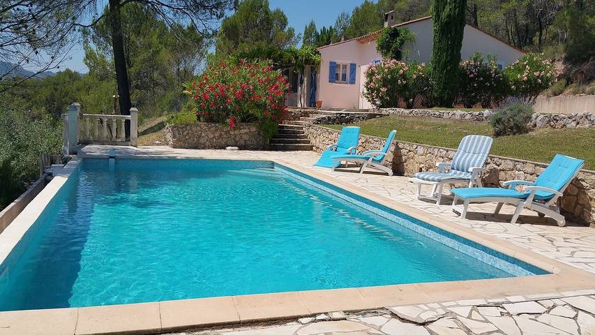 Vakantiehuis voor 9 personen, met tuin en zwembad in Salernes