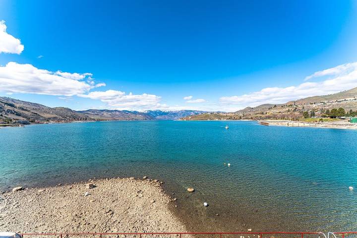 Vacation rental for 7 people, with hot tub and pool in Chelan
