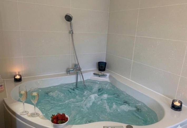 Gîte pour 5 personnes, avec jardin ainsi que jacuzzi et piscine dans Plage La Badine - 3