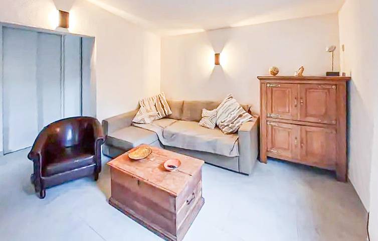 Appartement confortable avec Wi-Fi, lave-linge, climatisation et parking à Méjannes-le-Clap in Méjannes-le-Clap, Région d'Alès