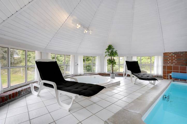 Ferienhaus für 12 Personen, mit Whirlpool und Sauna sowie Terrasse in Marielyst - 4