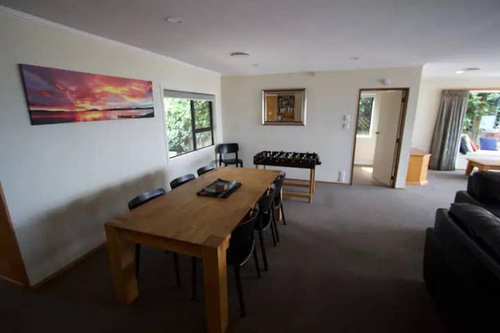 Holiday home for 13 people, with garden and terrace in Bay of Plenty