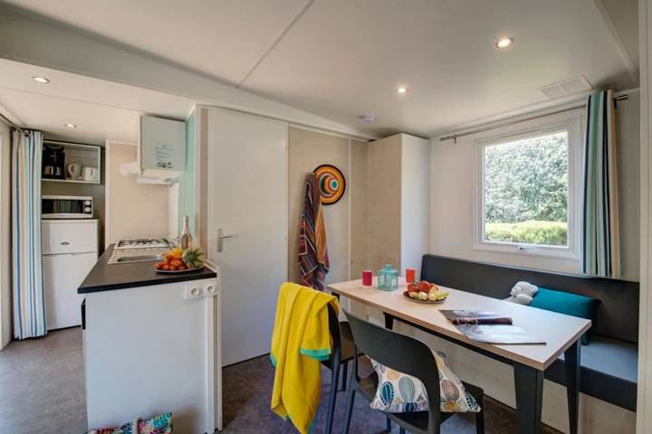 Mobil home pour 6 personnes, avec jacuzzi ainsi que sauna et bassin pour enfant à Saumur - 4