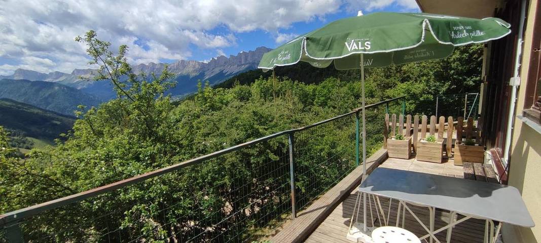 Appartement de vacances pour 4 personnes, avec terrasse et vue