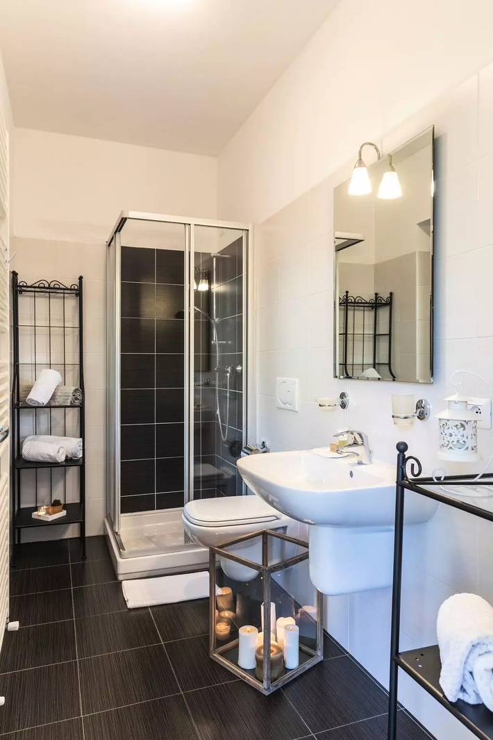 Gîte pour 6 personnes, avec Balcon ainsi que Jardin et Piscine à Vercana - 2