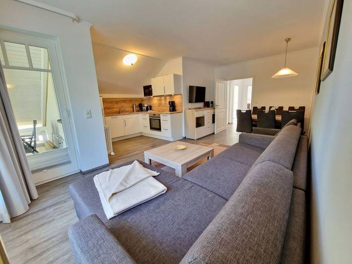 Ferienwohnung für 6 Personen, mit Balkon und Garten im Ostseebad Binz