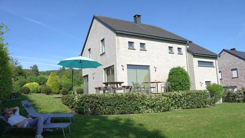 Location de vacances pour 8 personnes, avec Jacuzzi et Terrasse ainsi que Jardin et Sauna à Lierneux - 3
