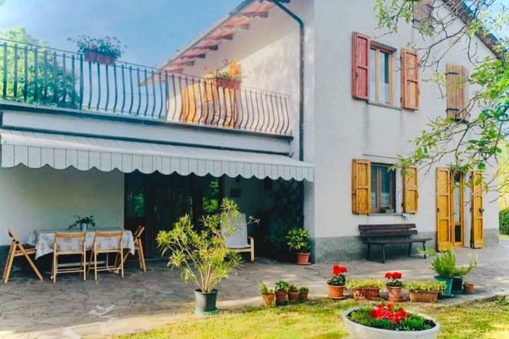 Ferienhaus für 6 Personen, mit Balkon und Garten