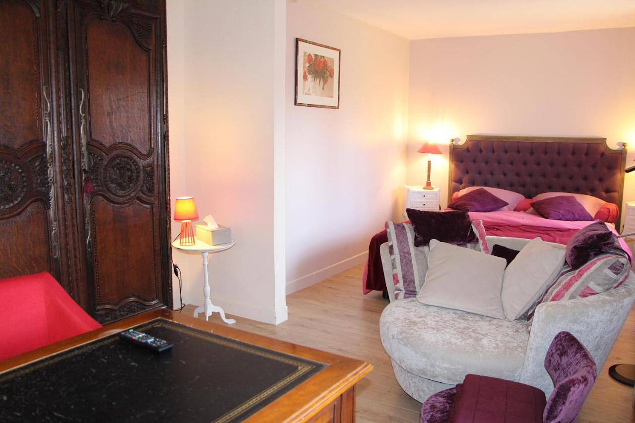 Apartment with Terrace in Vieux-Moulin, Oise