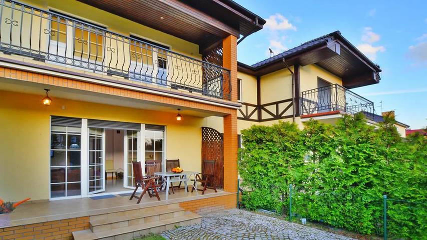 Ferienhaus für 9 Personen, mit Garten in Grzybowo