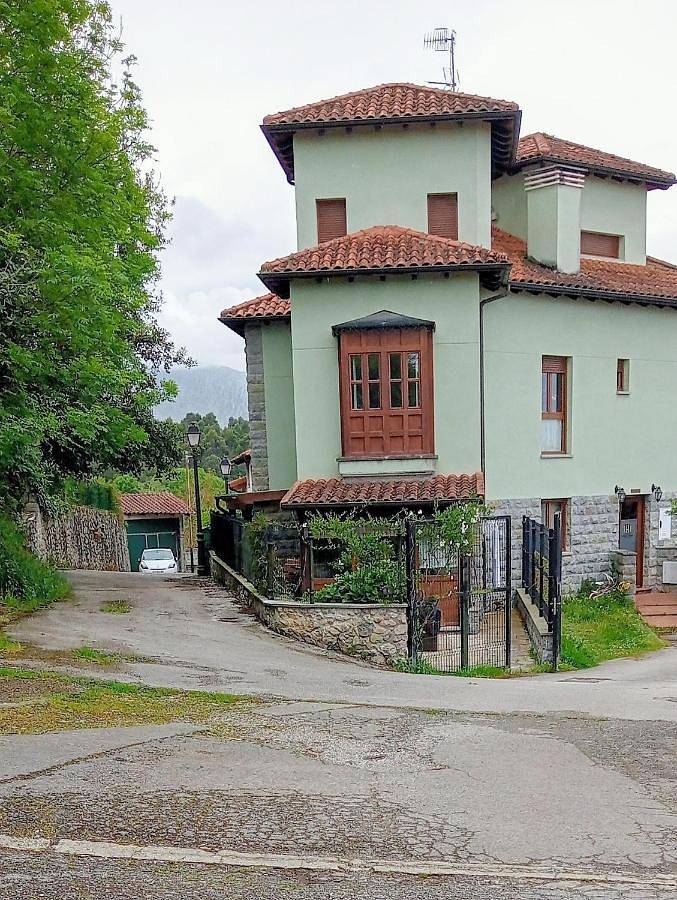 Apartamento para 6 personas, con Balcón y Terraza además de Jardín y Vistas en Poo de Llanes