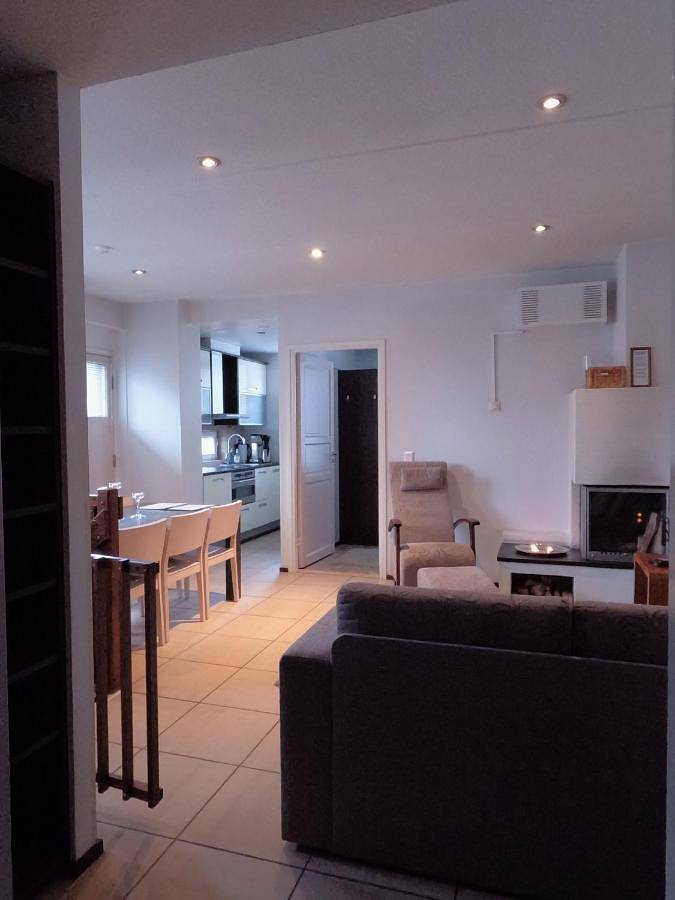 Lägenhet för 6 Personer, med bubbelpool samt balkong och bastu, barnvänlig i Levi