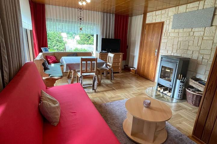 Freistehendes Ferienhaus mit Sauna und  Whirlpool zur individuellen Nutzung in Fehrenbach, Masserberg