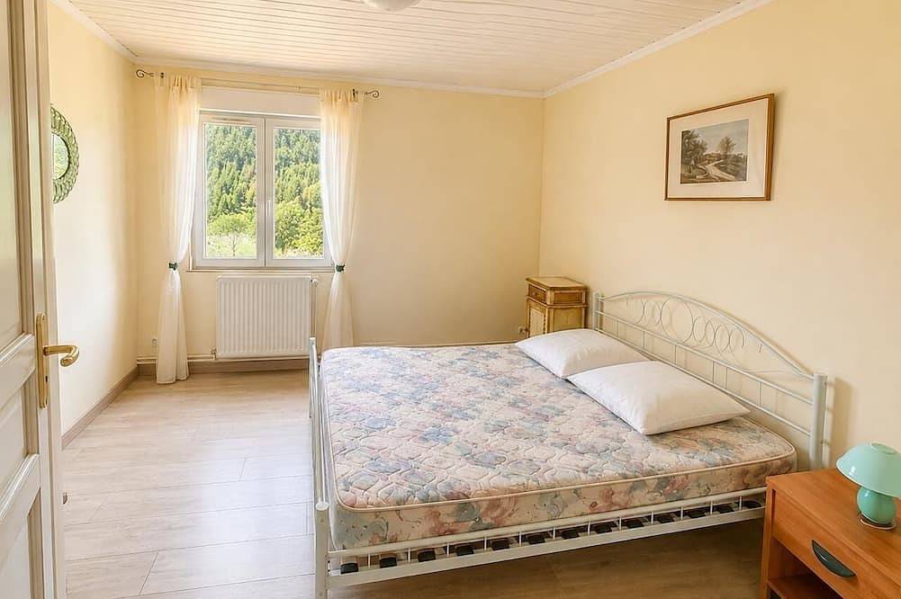 Appartement entier, Logement entier avec jardin clos près du lac d’issarlès in Saint-Cirgues-en-Montagne, Parc naturel régional des Monts d'Ardèche