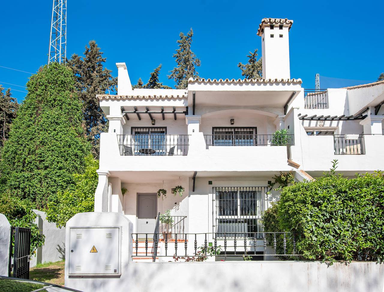 Casa Esquina in Nueva Andalucia Golf Valley, Marbella