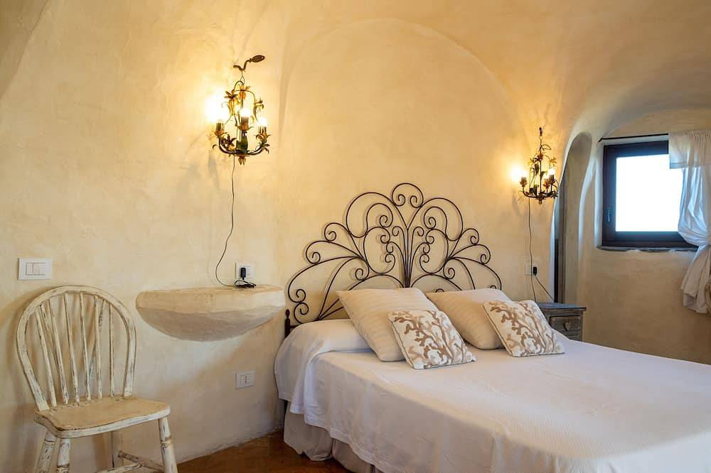 Luxurious villa with swimming pool by Arch.Couelle in Porto Cervo, Arzachena