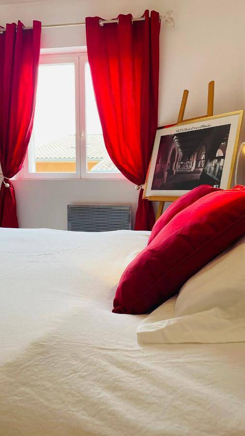 Gîte pour 3 personnes, avec vue et jardin à Peyruis