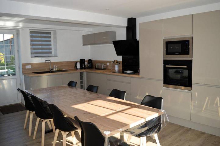 Location de vacances pour 10 personnes, avec jardin et terrasse à Bény-sur-Mer - 3