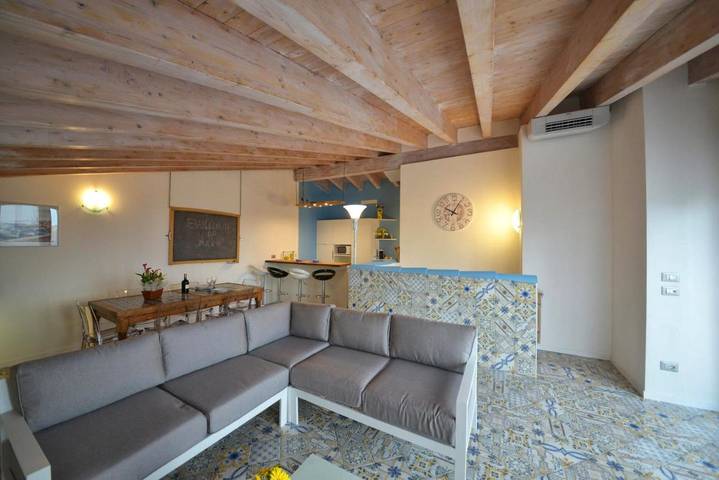 Ferienwohnung für 8 Personen, mit Balkon und Seeblick sowie Ausblick, kinderfreundlich
