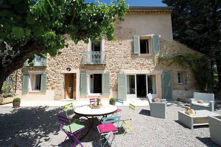Location de vacances pour 4 personnes, avec jardin à Saint-Antonin-du-Var