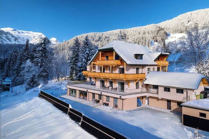 Ferienwohnung für 4 Personen, mit Garten und Pool in Mauterndorf