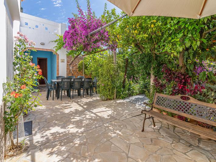 Ferienhaus für 8 Personen, mit Balkon/Terrasse und Balkon sowie Terrasse und Pool in St Miquel de Balansat - 2