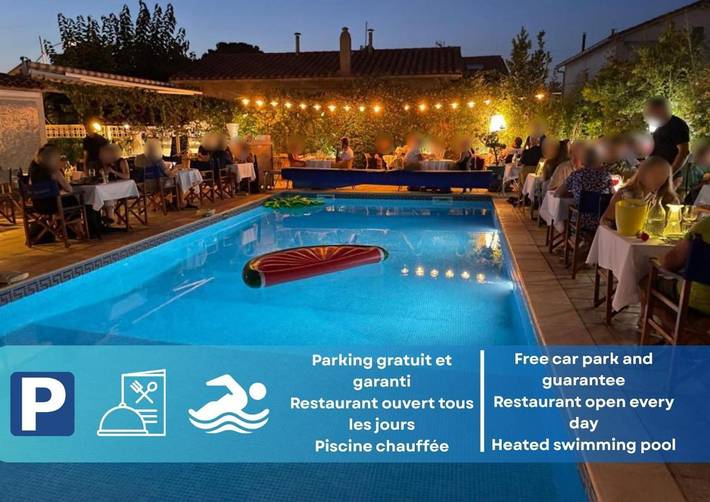 Hôtel pour 4 personnes, avec Terrasse et Jardin ainsi que Piscine et Vue