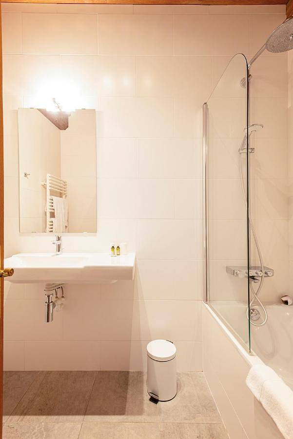 Hôtel pour 2 personnes, avec terrasse, animaux acceptés à Beaune - 2